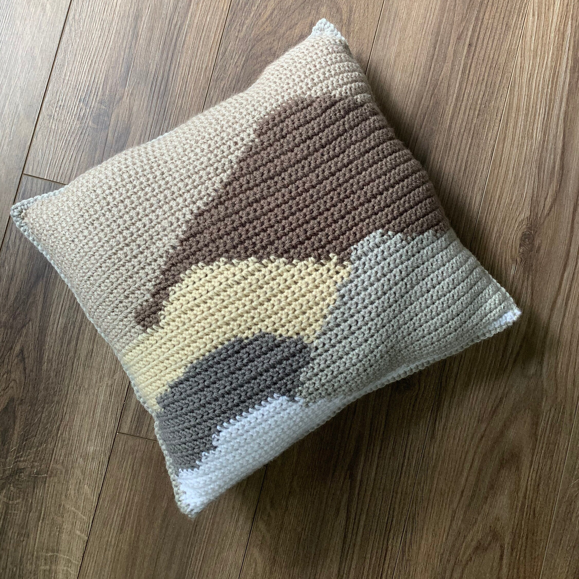 West Highland Way Crochet Pillow Pattern